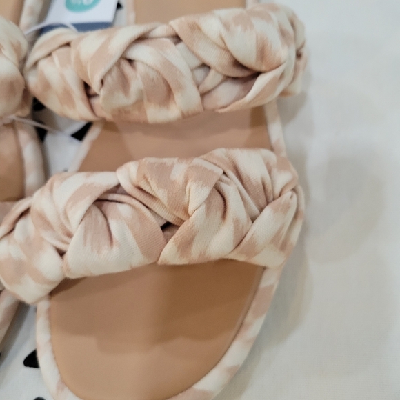 Universal Thread New Almond Meg Knotted Sandals Size 9 1/2 - Picture 2 of 3